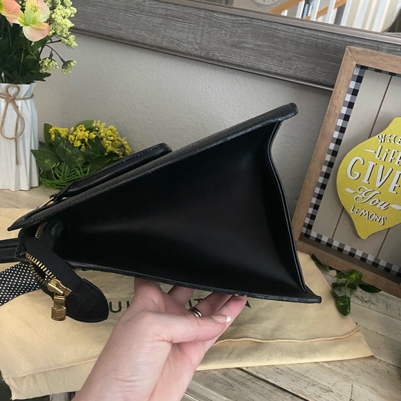 SOLD Auth Louis Vuitton Epi Riviera - Picture 7 of 12